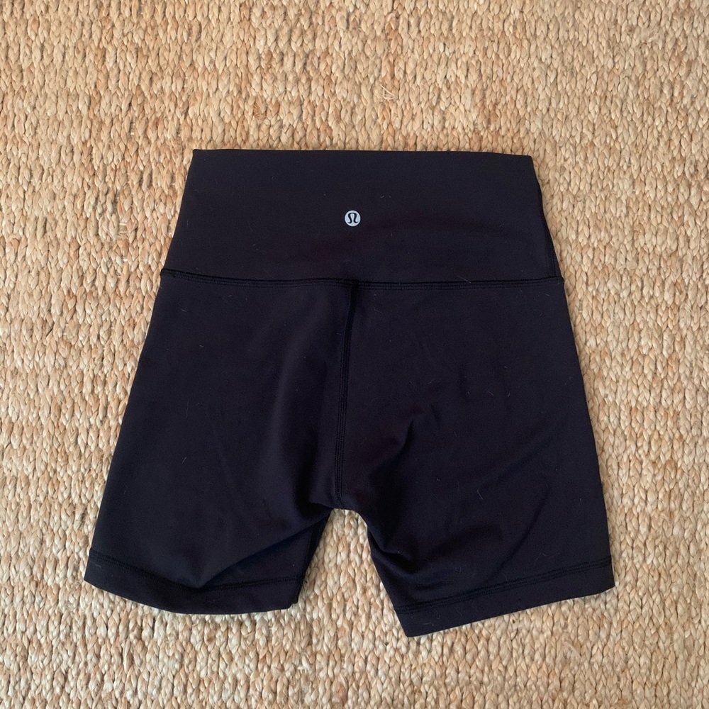 Wunder Train High-Rise Short 6"